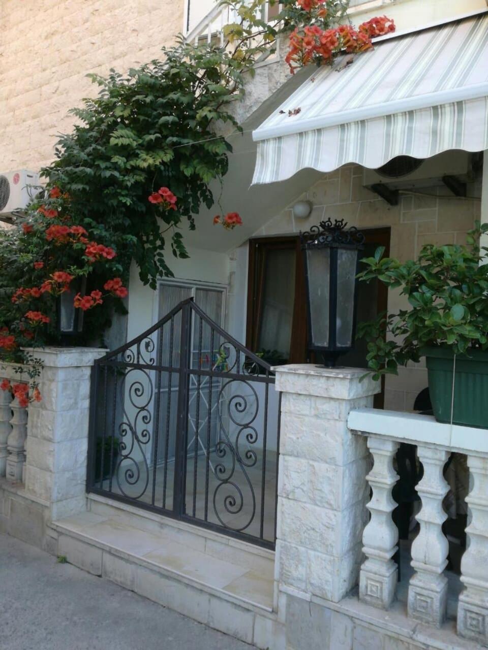 Romana 1 Tivat Exterior photo